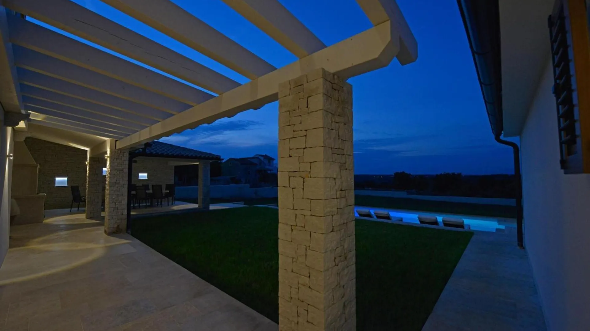 Schoenes Ferienhaus Eufemija Mit Pool Kavran 0*,  Croatia