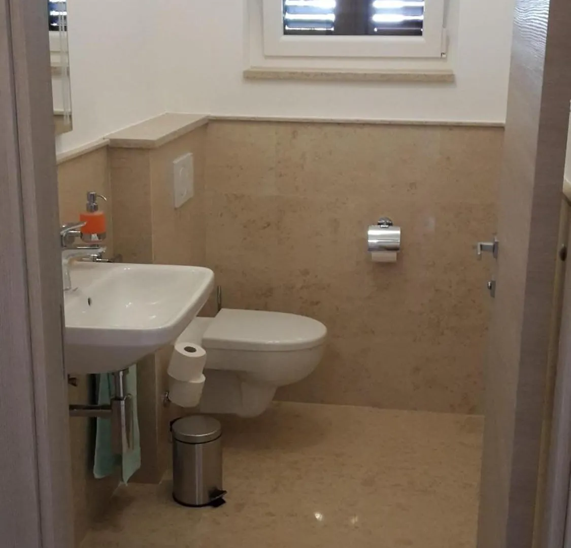 Schoenes Ferienhaus Eufemija Mit Pool Kavran 0*,