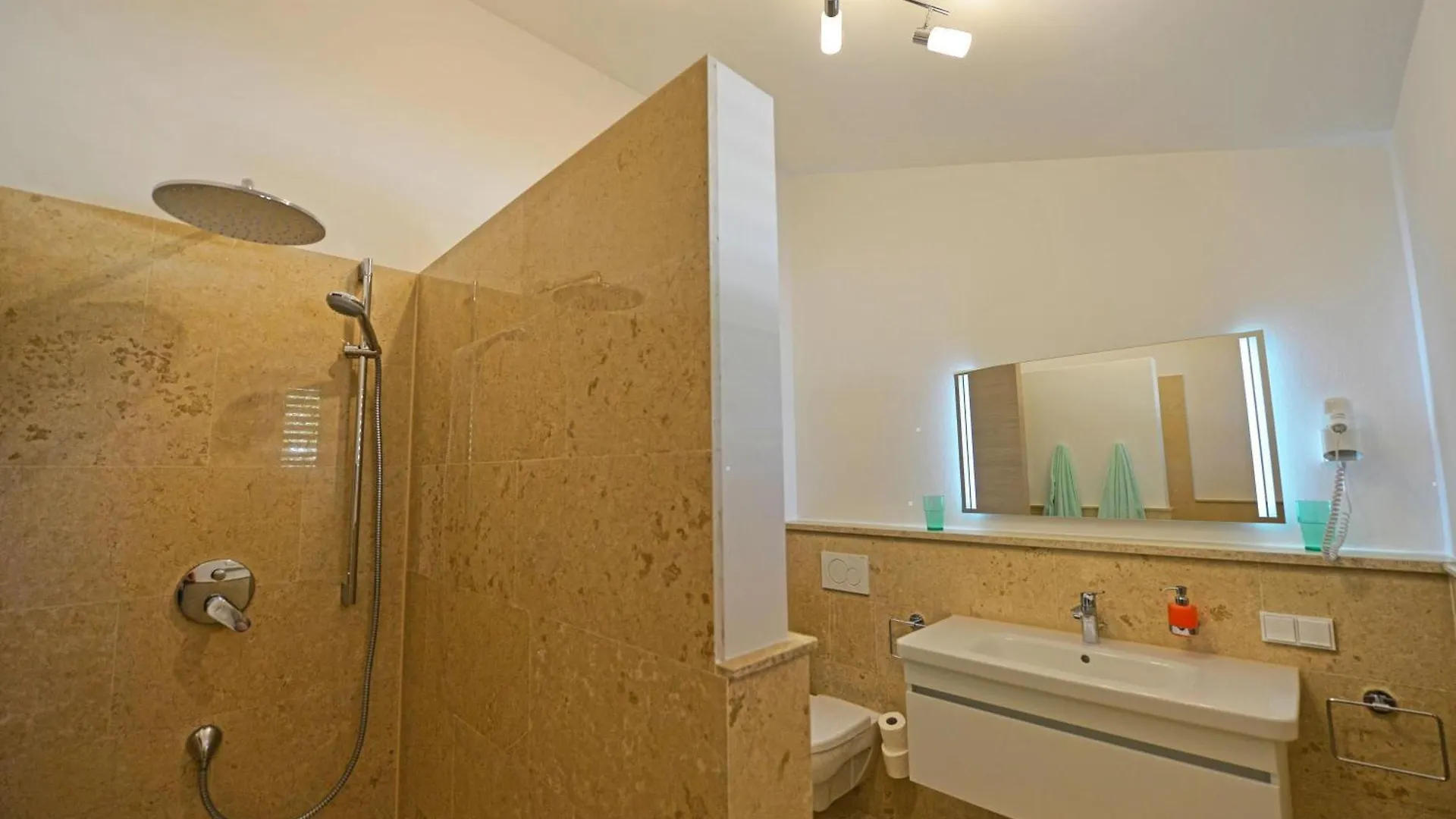 Schoenes Ferienhaus Eufemija Mit Pool Kavran Holiday home