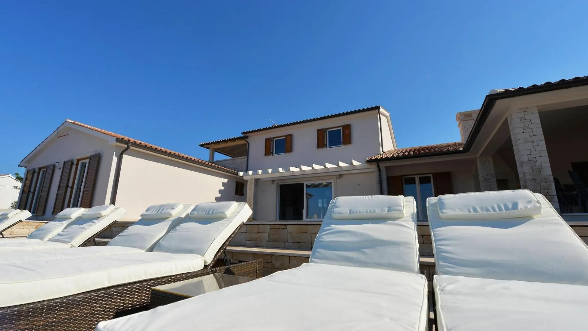 Schoenes Ferienhaus Eufemija Mit Pool Kavran 0*,