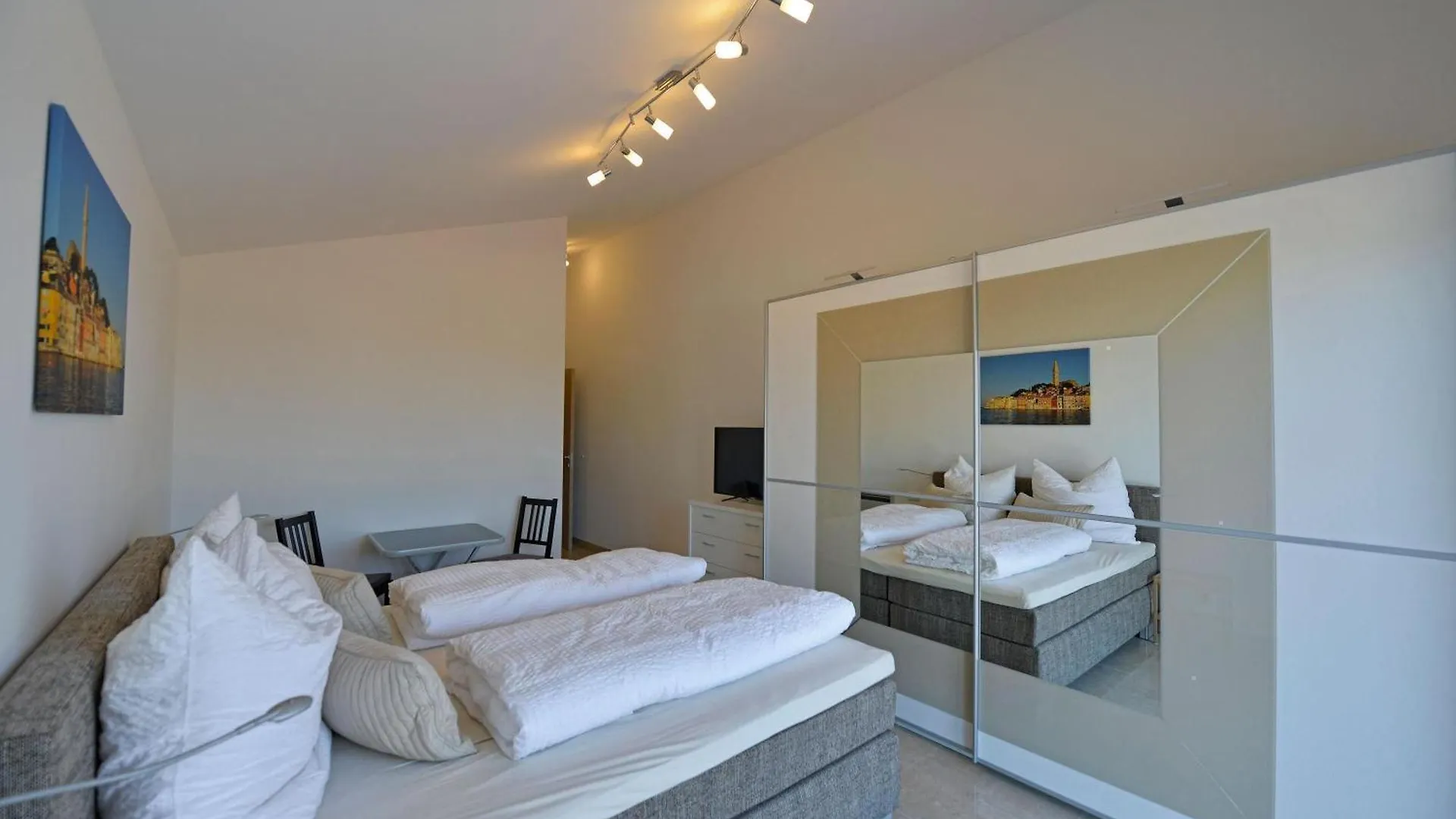 Schoenes Ferienhaus Eufemija Mit Pool Kavran Holiday home