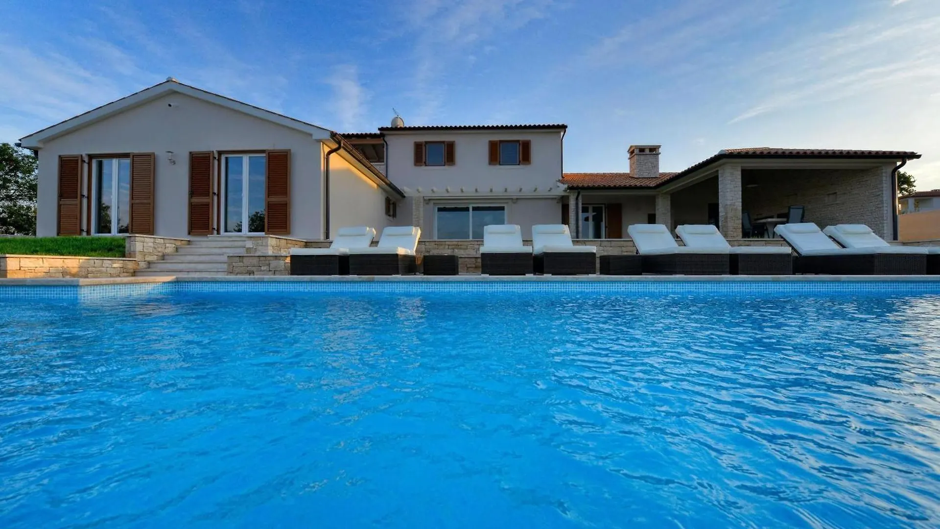 Schoenes Ferienhaus Eufemija Mit Pool Kavran