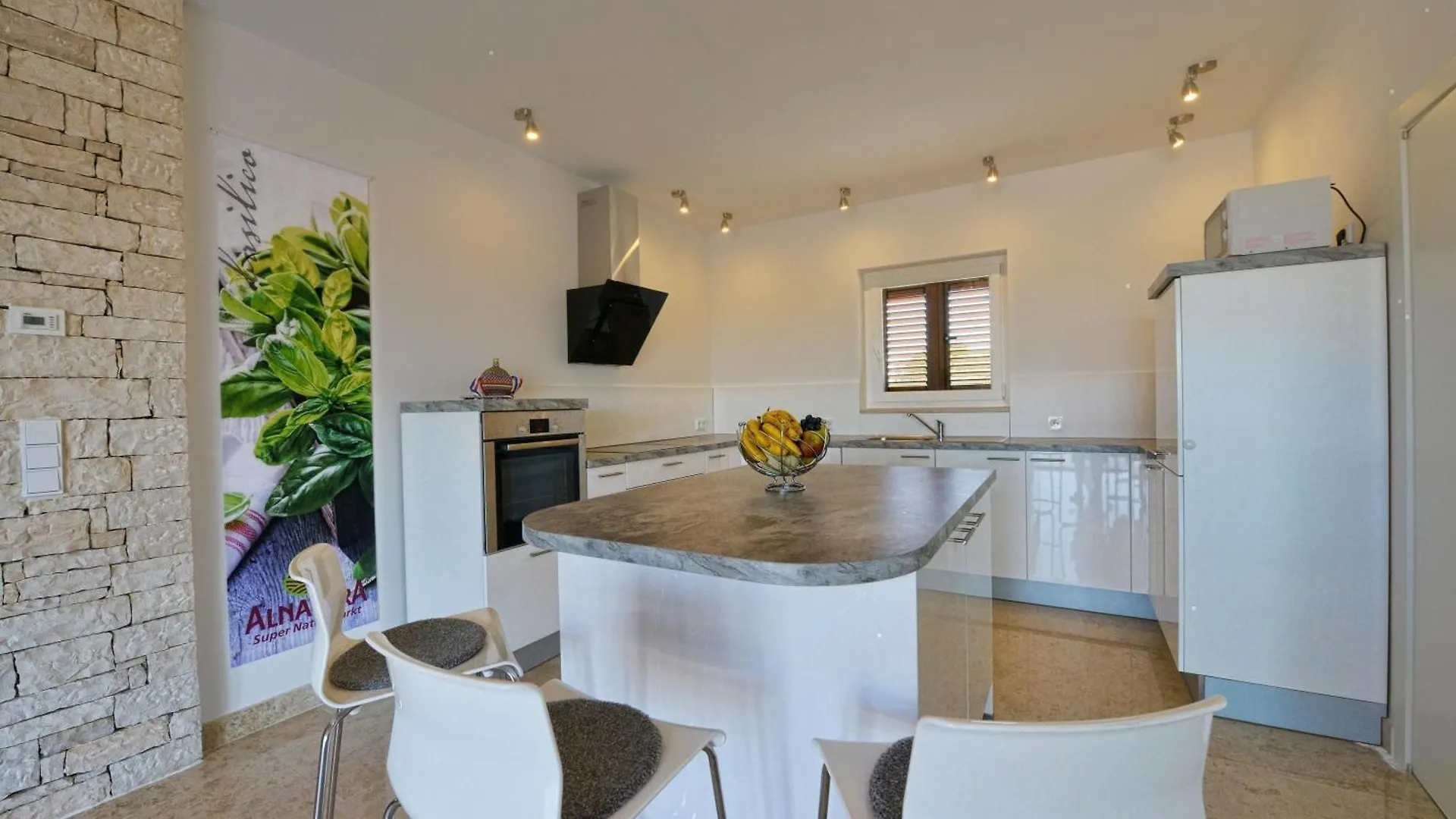 Holiday home Schoenes Ferienhaus Eufemija Mit Pool Kavran